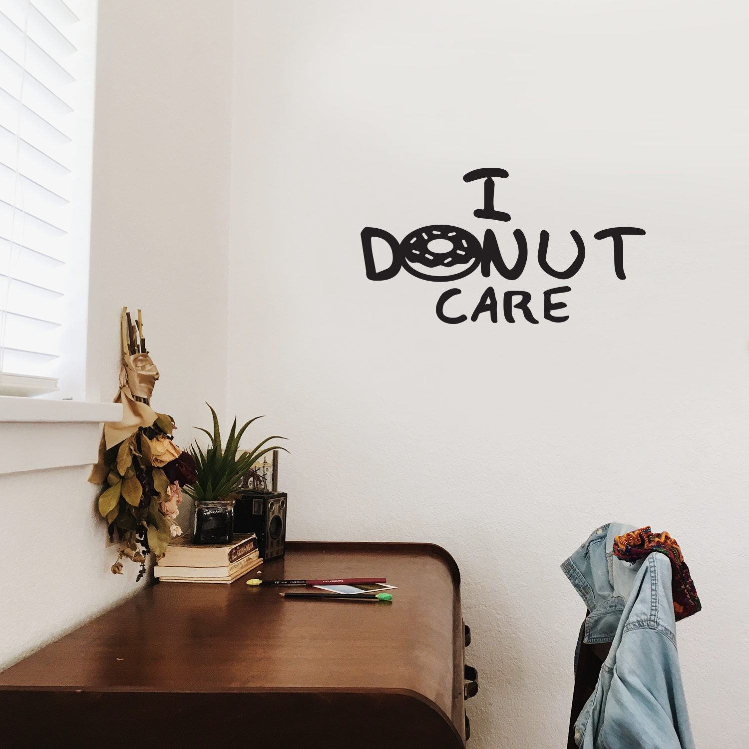 I Donut Care - Wall Art Decal 14" x 22" Vinyl Sticker - Funny Kitchen Signs - Teen Girls Vinyl Art - Peel Off Vinyl Stickers for Walls - Cute Vinyl Decal Decor Girl Decoration Poster Sassy Attitude