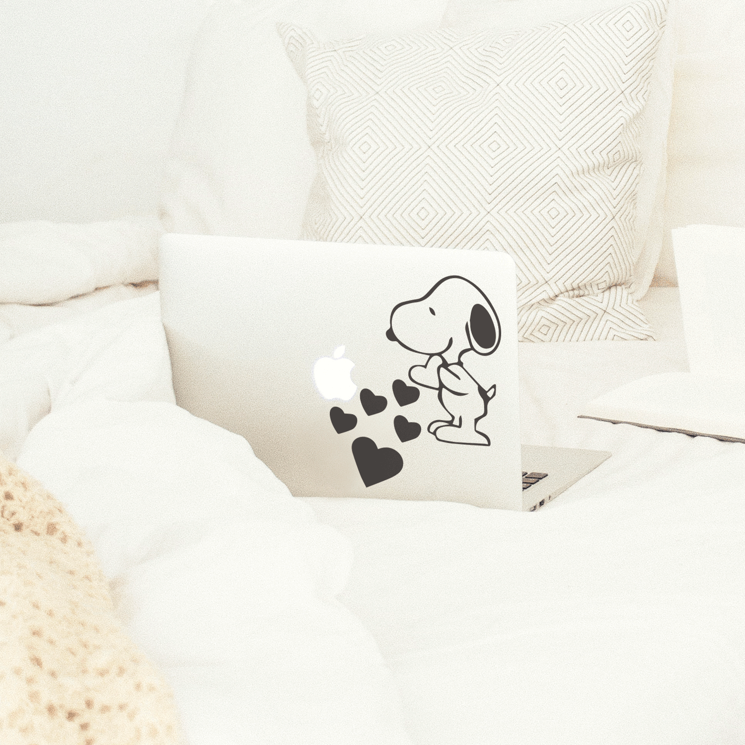 Snoopy Love Hearts Cartoon Wall Art Decal /7.1" x 5.9" Decoration Vinyl Sticker