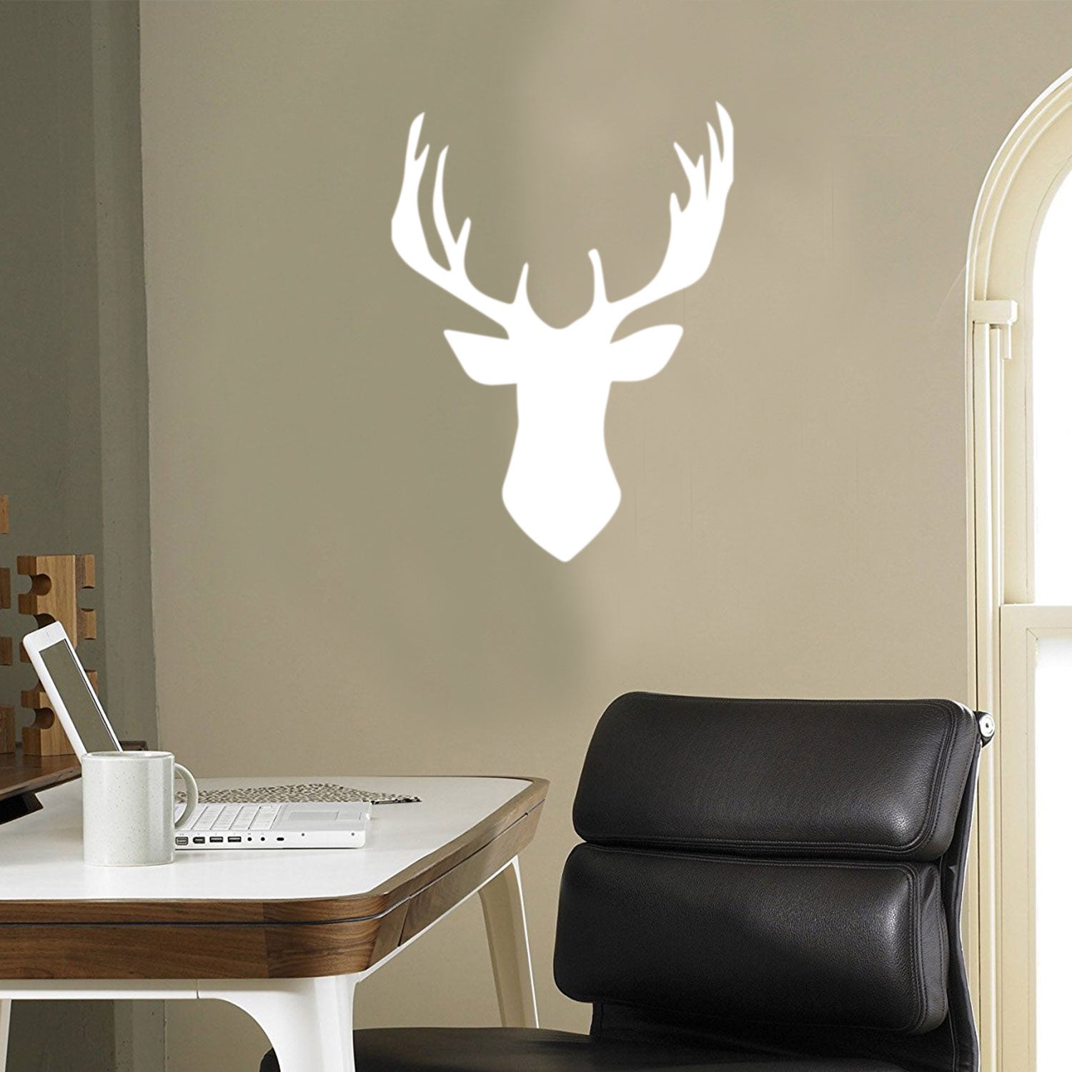 Chic Holiday Deer Outline Vinyl Wall Art Decal - 30" x 22.5" Decoration Vinyl Sticker - White 660078114469
