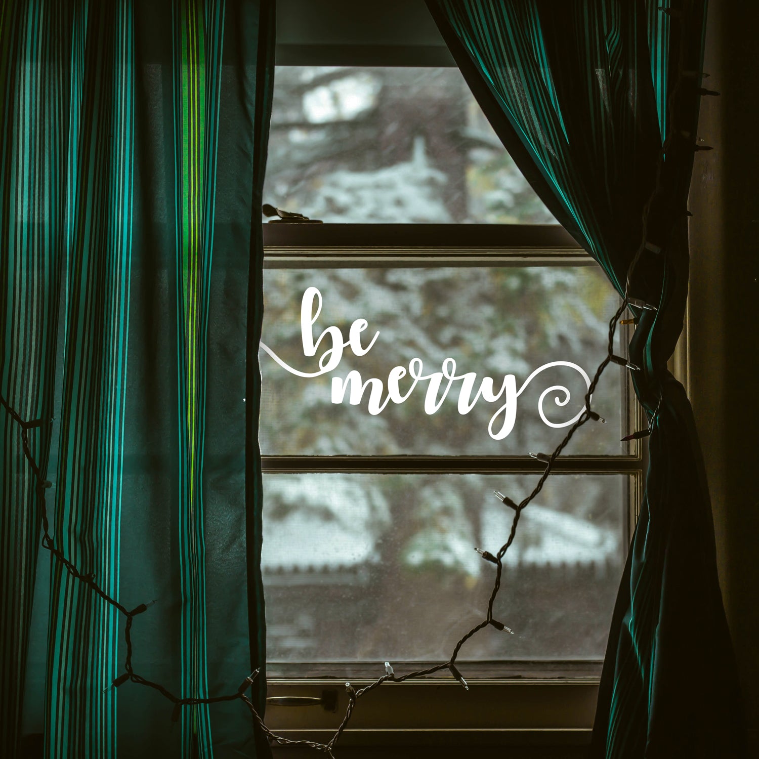 Vinyl Wall Art Decal - Be Merry - 9" x 22.5" - Cursive Christmas Seasonal Holiday Decoration Sticker - Indoor Outdoor Home Office Wall Window Door Decoration Adhesive Decals (9" x 22.5", White) 660078127926